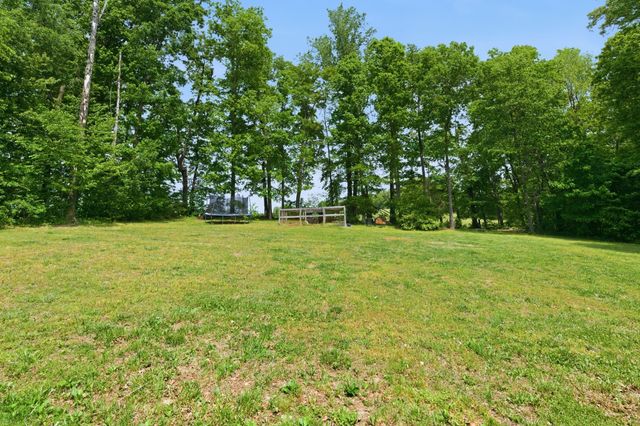 1091 Garton Rd, Burns, TN 37029
