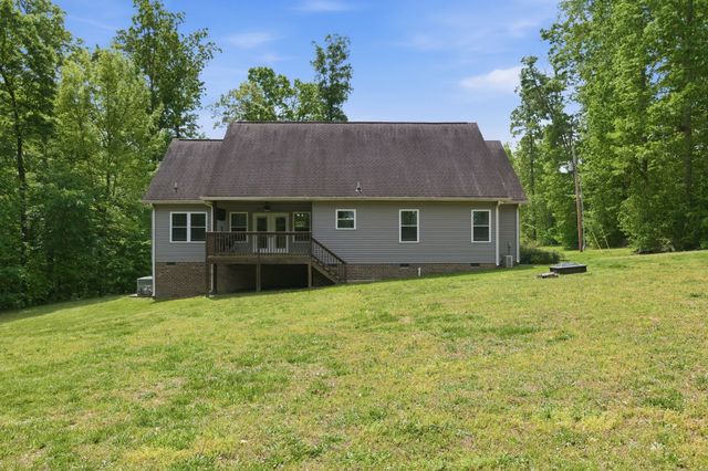 1091 Garton Rd, Burns, TN 37029