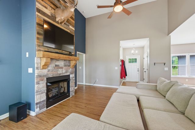 1091 Garton Rd, Burns, TN 37029