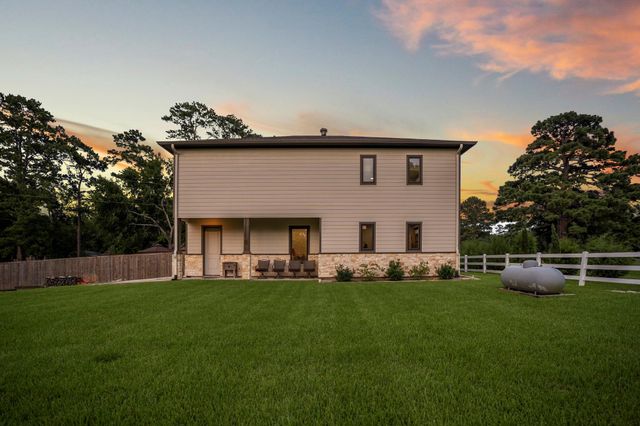 9239 Lake Conroe Drive, Conroe, TX 77304