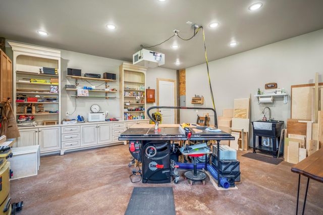 9239 Lake Conroe Drive, Conroe, TX 77304