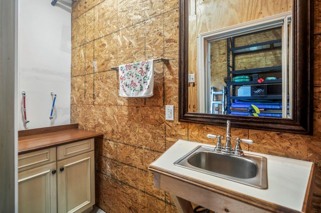 9239 Lake Conroe Drive, Conroe, TX 77304