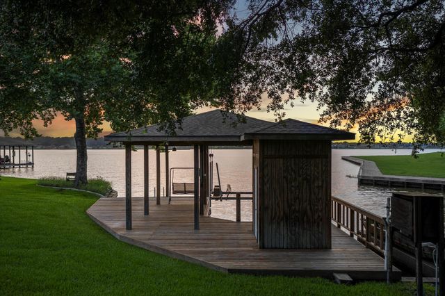9239 Lake Conroe Drive, Conroe, TX 77304