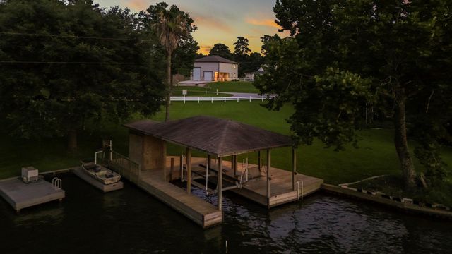 9239 Lake Conroe Drive, Conroe, TX 77304