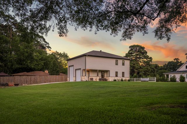 9239 Lake Conroe Drive, Conroe, TX 77304