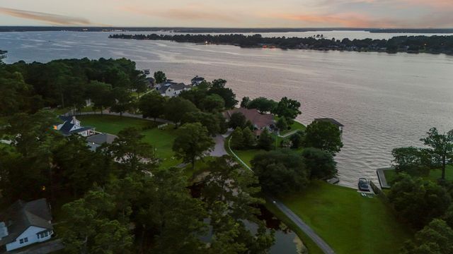 9239 Lake Conroe Drive, Conroe, TX 77304