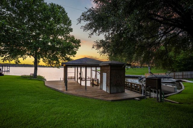 9239 Lake Conroe Drive, Conroe, TX 77304