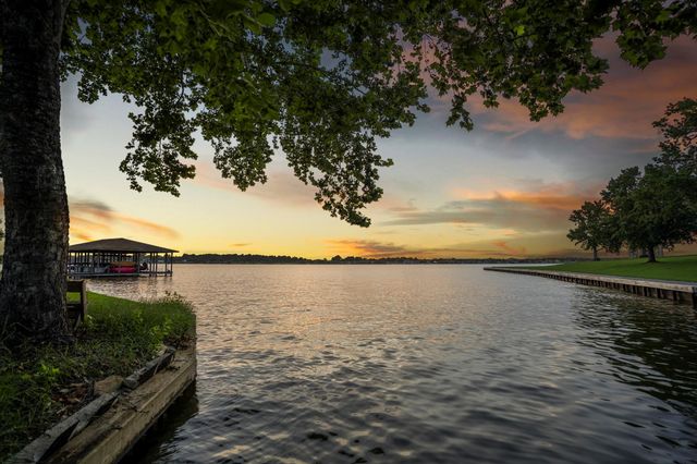 9239 Lake Conroe Drive, Conroe, TX 77304