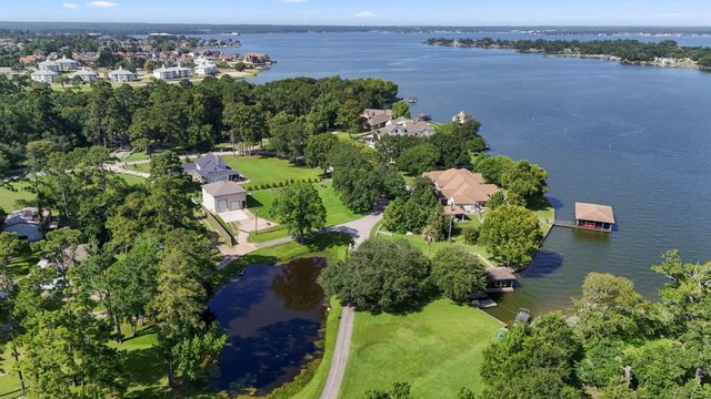 9239 Lake Conroe Drive, Conroe, TX 77304