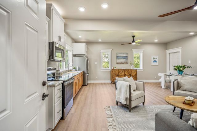 9239 Lake Conroe Drive, Conroe, TX 77304