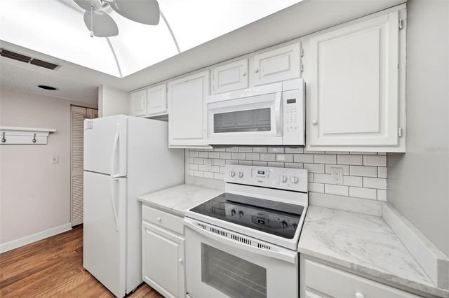 13604 S VILLAGE DRIVE 2210, Tampa, FL 33618