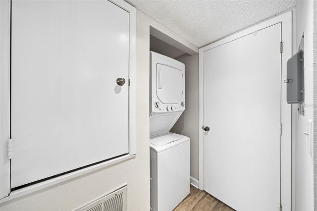 13604 S VILLAGE DRIVE 2210, Tampa, FL 33618