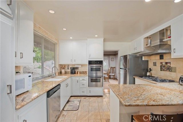 6652 Daryn, West Hills (los Angeles), CA 91307