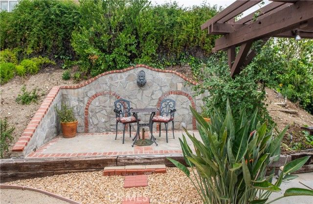 6652 Daryn, West Hills (los Angeles), CA 91307