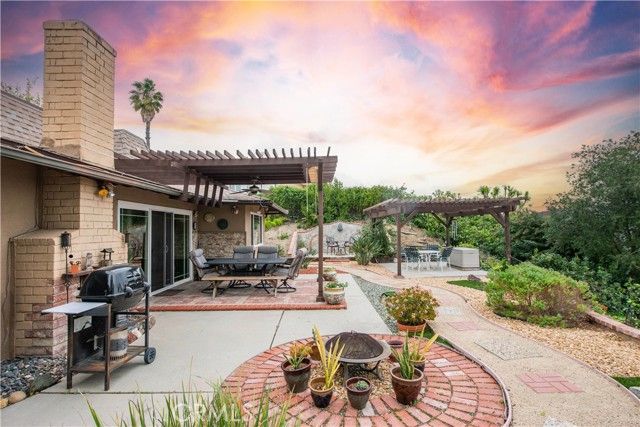 6652 Daryn, West Hills (los Angeles), CA 91307