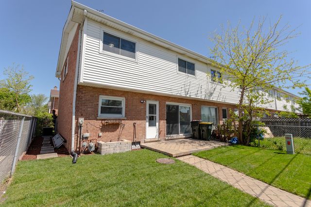 8800 Dee Road A, Des Plaines, IL 60016