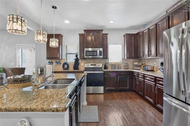 213 Manresa Court, Hampton, GA 30228