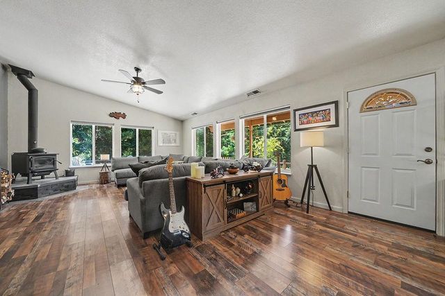 26845 Spring Ct, Pioneer, CA 95666