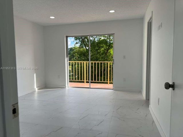 309 S Royal Poinciana Blvd 304, Miami Springs, FL 33166
