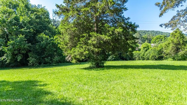 6515 McFall Rd, Knoxville, TN 37918