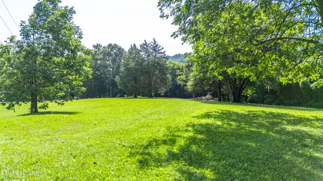 6515 McFall Rd, Knoxville, TN 37918