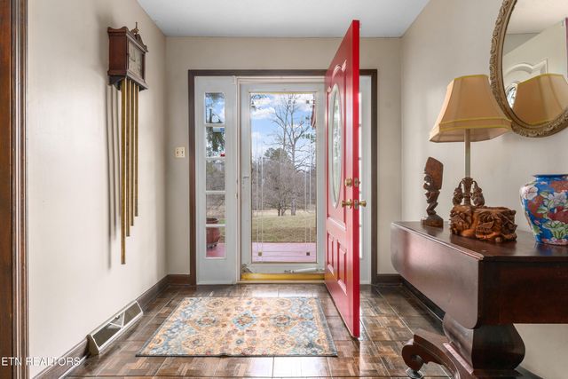 6515 McFall Rd, Knoxville, TN 37918