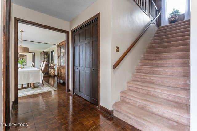 6515 McFall Rd, Knoxville, TN 37918