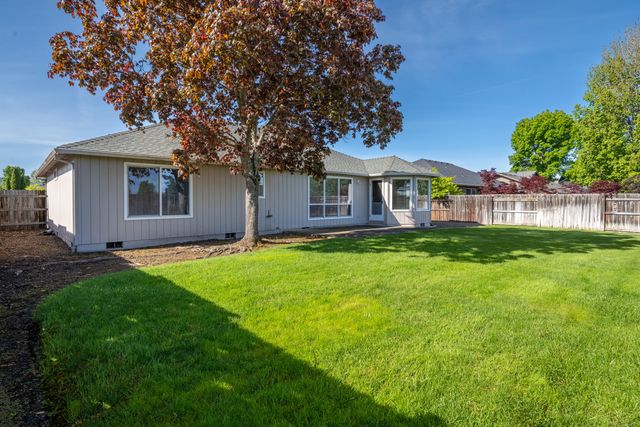1621 Hollyhock Drive, Medford, OR 97504