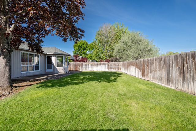 1621 Hollyhock Drive, Medford, OR 97504