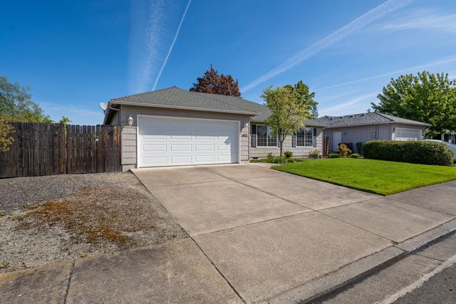 1621 Hollyhock Drive, Medford, OR 97504