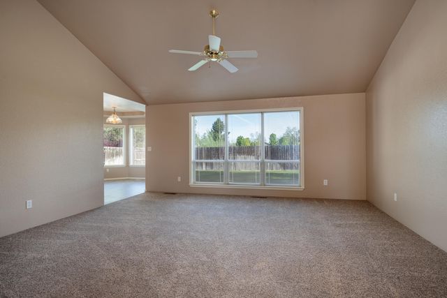 1621 Hollyhock Drive, Medford, OR 97504