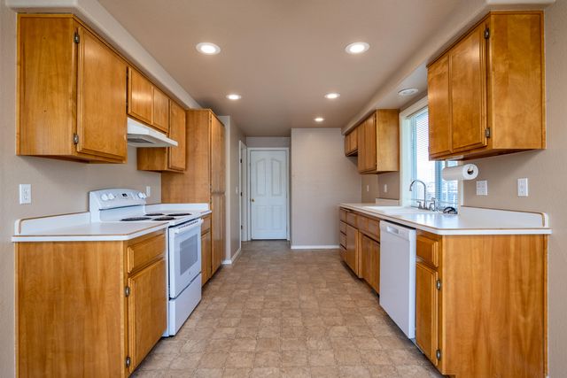 1621 Hollyhock Drive, Medford, OR 97504