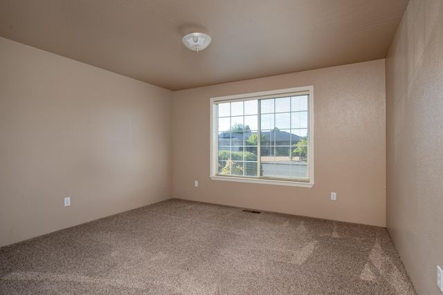 1621 Hollyhock Drive, Medford, OR 97504