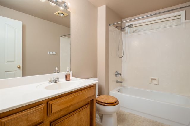 1621 Hollyhock Drive, Medford, OR 97504