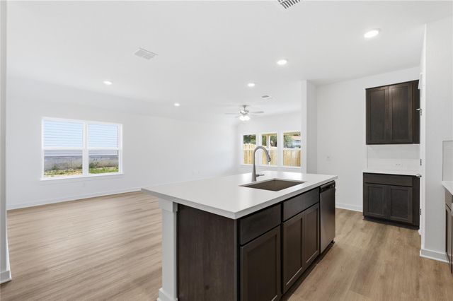 232 Seattle Slew DR, Jarrell, TX 76537
