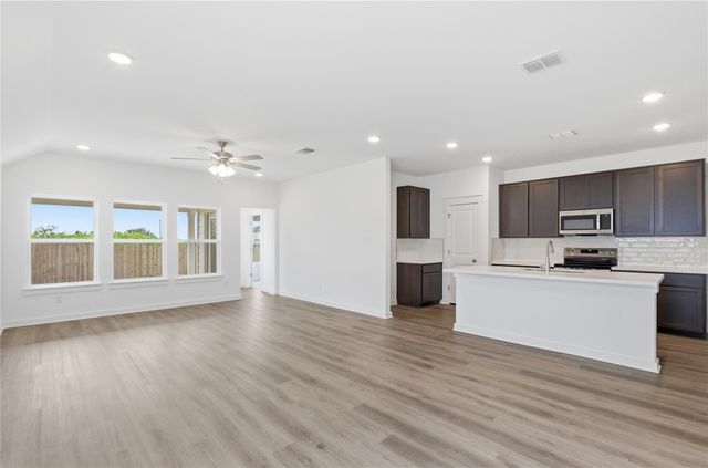 232 Seattle Slew DR, Jarrell, TX 76537