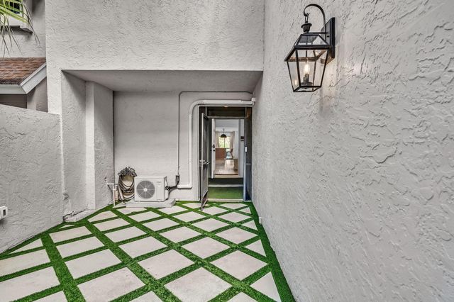 6565 Parkview Drive C, Boca Raton, FL 33433