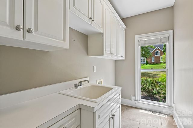 5609 Camilla Drive, Charlotte, NC 28226