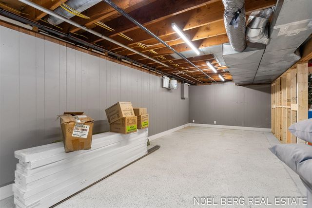 11575 Leonard Road, Nunica, MI 49448