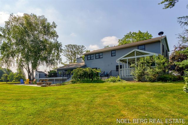 11575 Leonard Road, Nunica, MI 49448