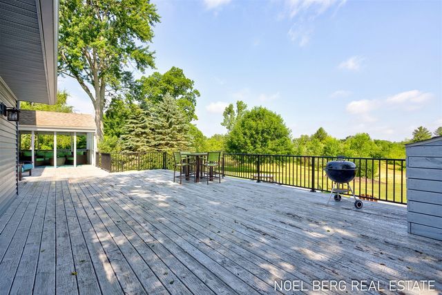 11575 Leonard Road, Nunica, MI 49448