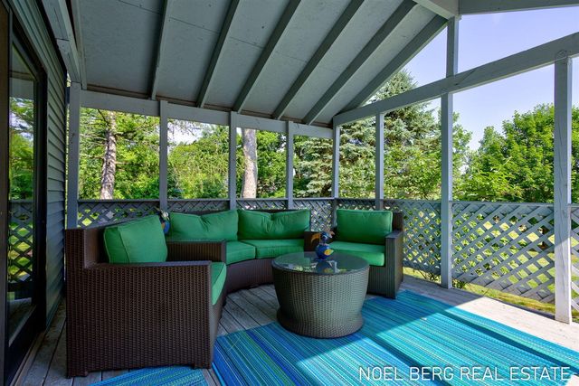 11575 Leonard Road, Nunica, MI 49448