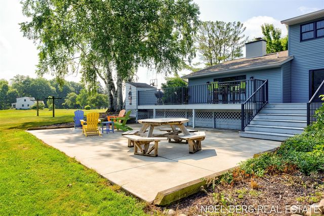 11575 Leonard Road, Nunica, MI 49448