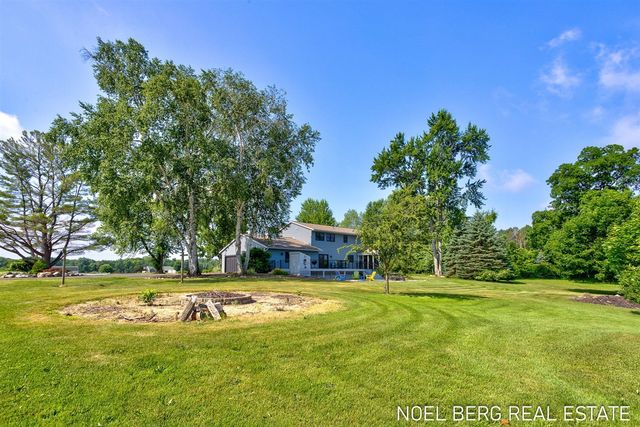 11575 Leonard Road, Nunica, MI 49448