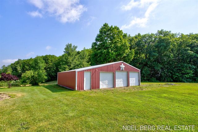 11575 Leonard Road, Nunica, MI 49448