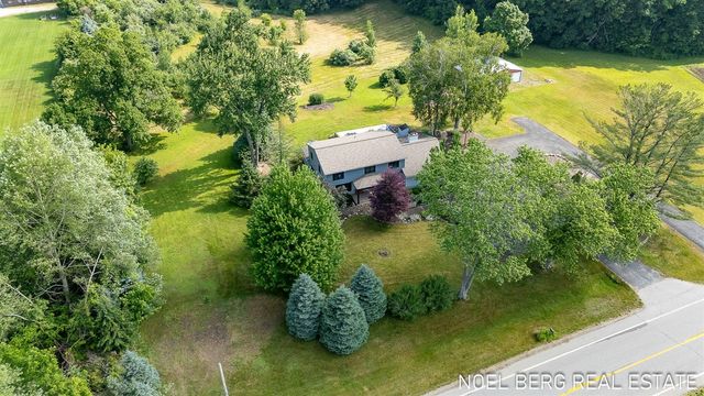 11575 Leonard Road, Nunica, MI 49448