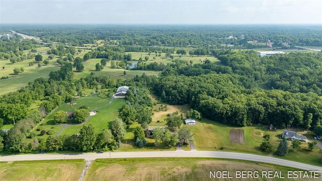 11575 Leonard Road, Nunica, MI 49448