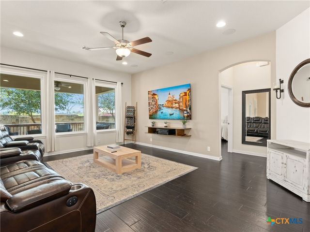 919 Hi Path Way, New Braunfels, TX 78130