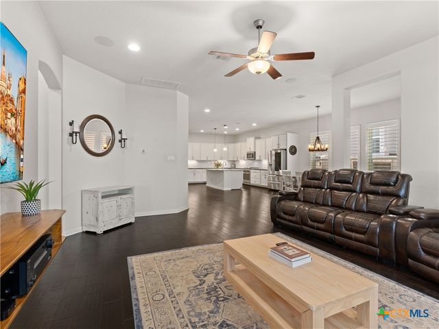 919 Hi Path Way, New Braunfels, TX 78130