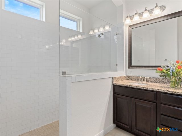 919 Hi Path Way, New Braunfels, TX 78130